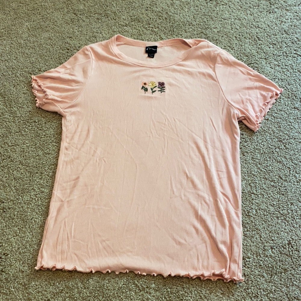 peach/pink flower top lettuce edge